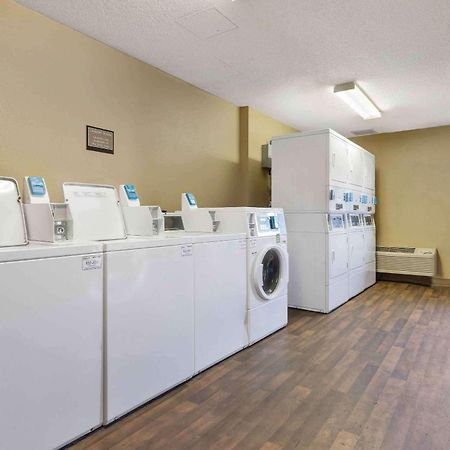 Extended Stay America Select Suites - Columbia - Ft Jackson Екстер'єр фото