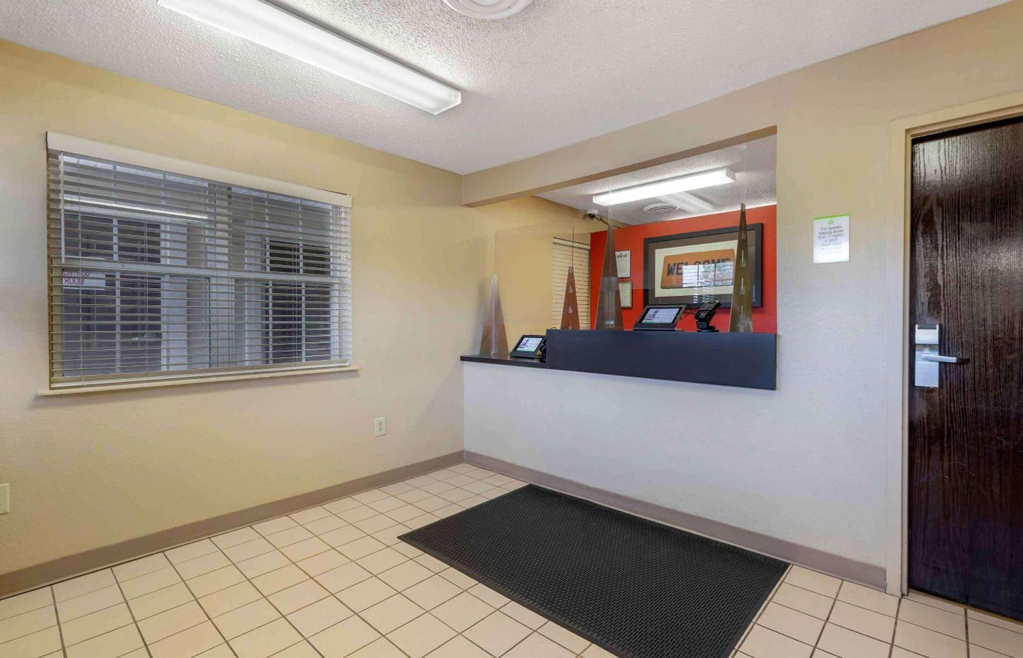Extended Stay America Select Suites - Columbia - Ft Jackson Екстер'єр фото